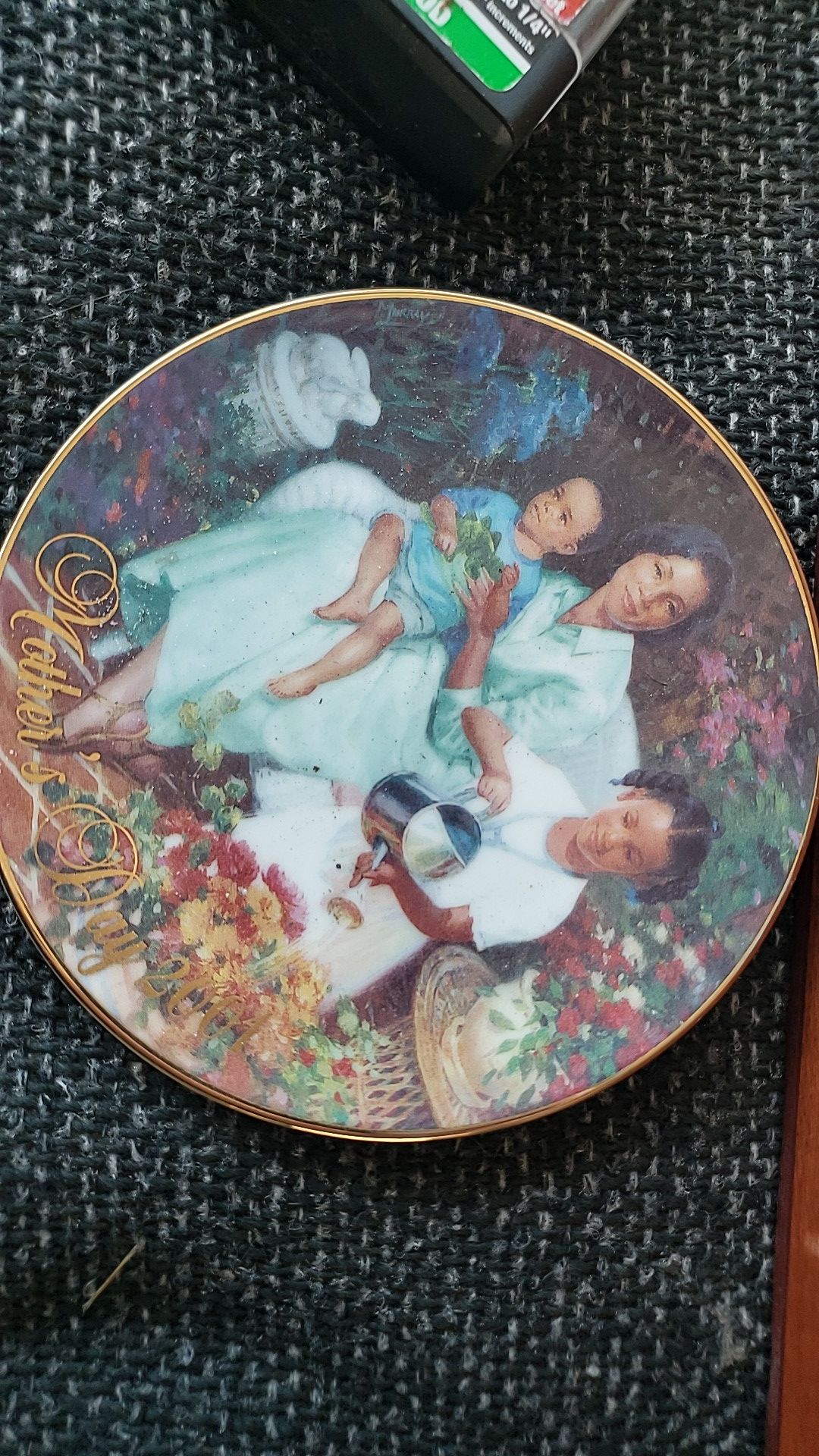 2001 mothers day plate