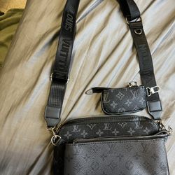 Louis Vuitton Trio Messenger Bag