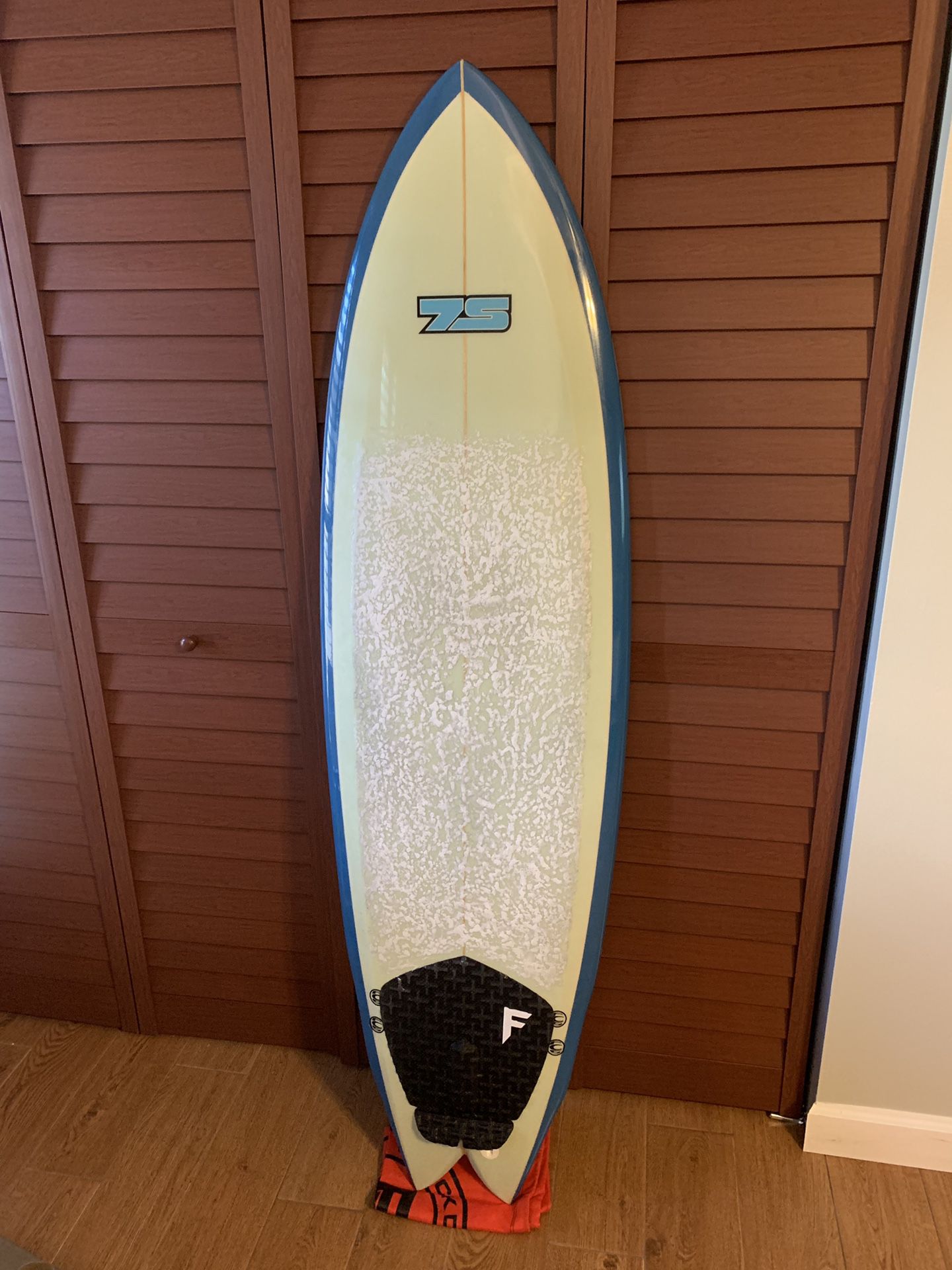 7S superfish surfboard 6’2