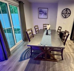 Beautiful Dining Table Set – Seats 5