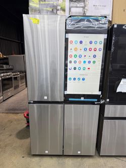 Bespoke Standard Depth 4-Door Flex French Door Refrigerator in Stainless Steel, Charcoal Family Hub
