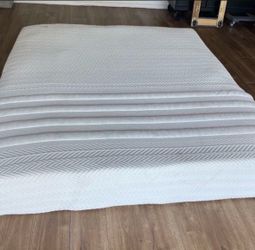 Leesa king mattress