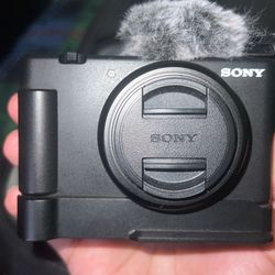 Sony ZV- 1F