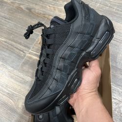Nike Air Max 95 Triple Black 