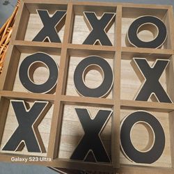 Hardwood tic tac toe