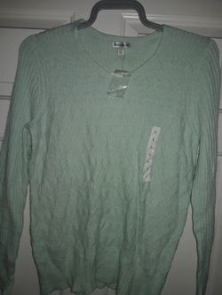 Woman's Croft & Barrow Sweater Top Size Lrg (NEW)
