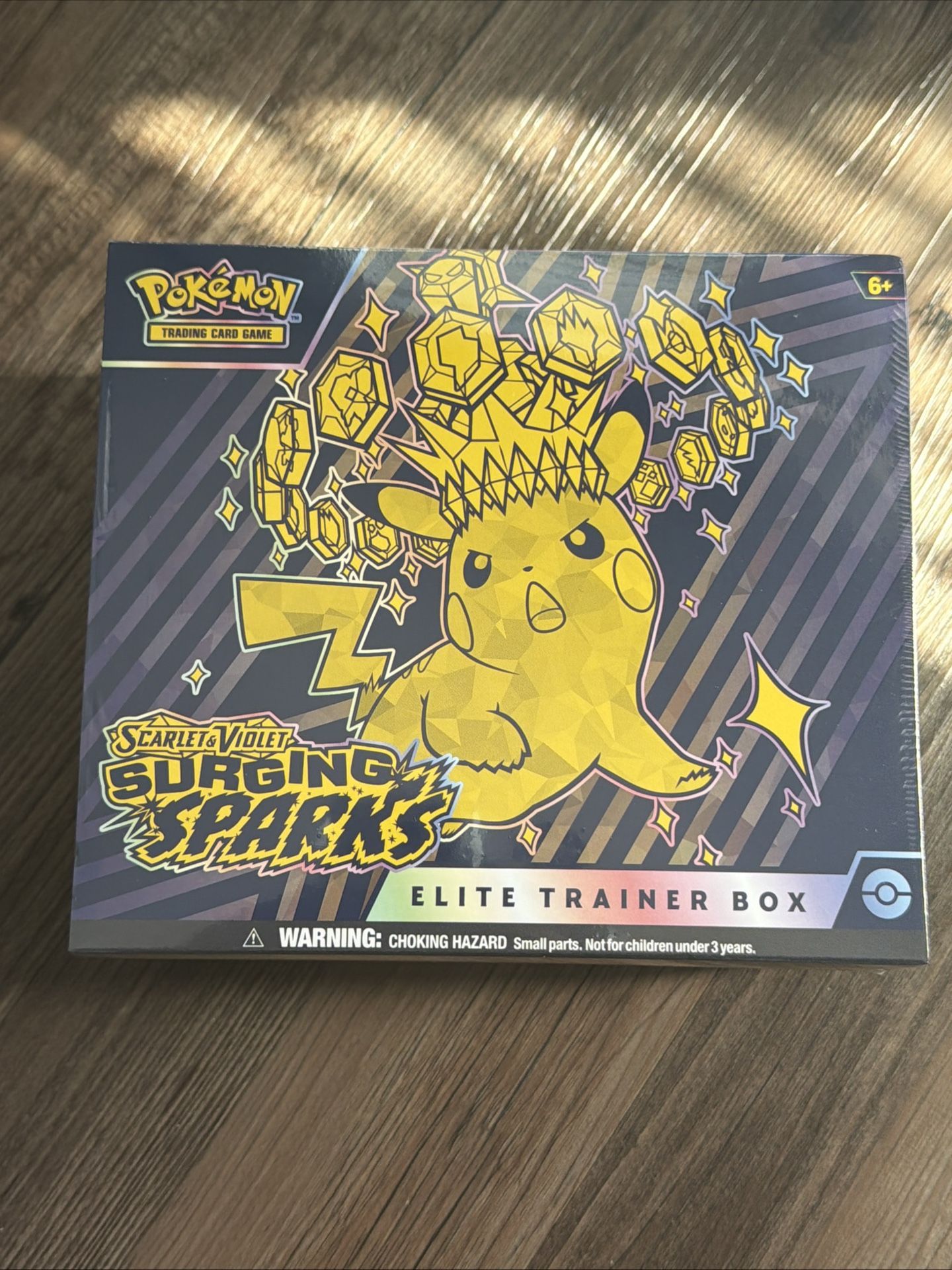 Pokémon Surging sparks Etb