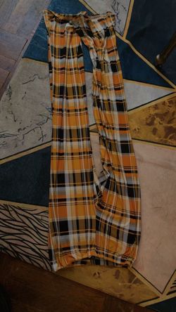 Pants with line m