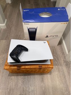 🎮 PlayStation 5 Disc Edition + WD_BLACK 1TB SSD – $535 OBO