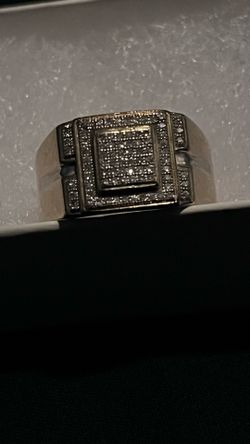 Gold and diamond ring (Broken)