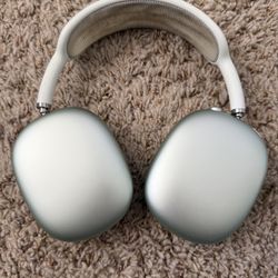 Apple AirPods Pro Max - Lightning