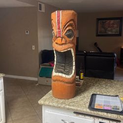 Tiki statue