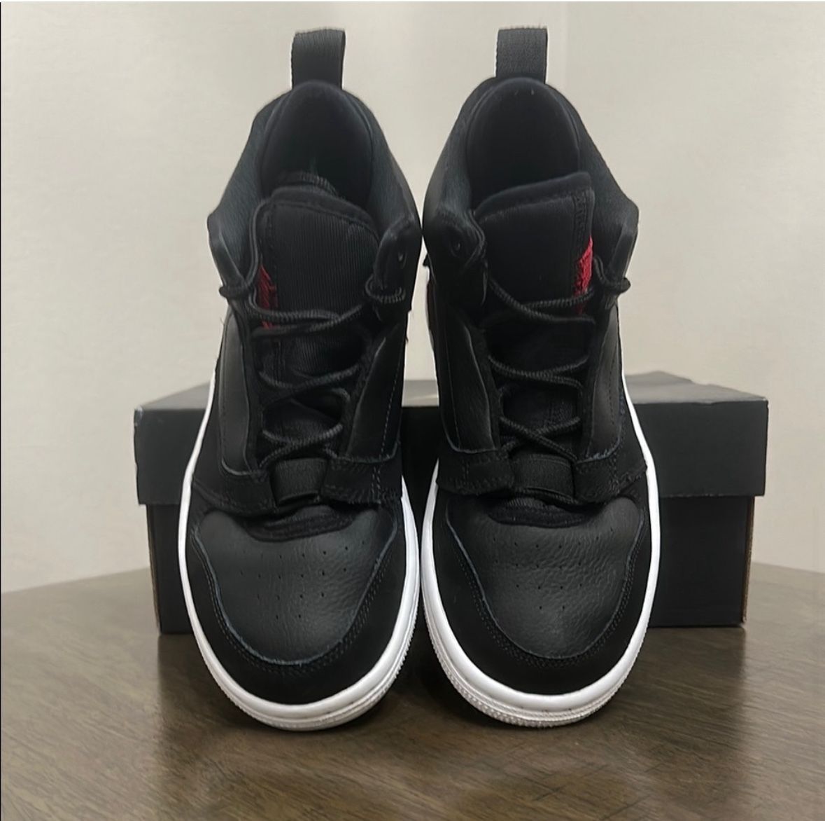 Nike Boys Size 3.5 Air Jordan Fadeaway Black Basketball Shoes Sneakers