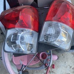 Luses De Atrás De una Toyota Tundra Original 
