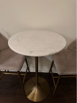 White marble tulip bar breakfast table and stool set