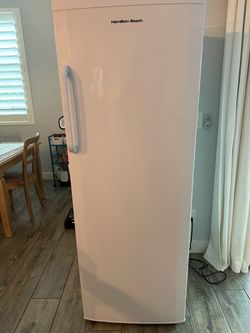 Upright Freezer with Drawers