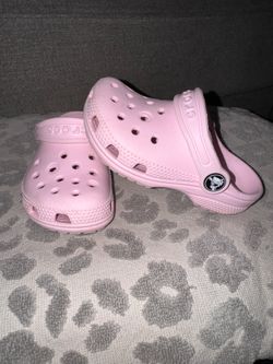 Toddler crocs