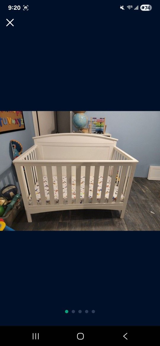 Crib-white