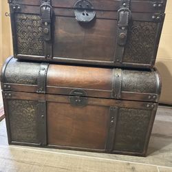 Decorative Storage Chest 