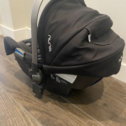 Nuna Infant Car seat 