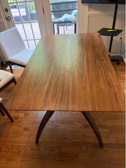 Mid-Century Modern Solid Wood Dining Table – Excellent Condition