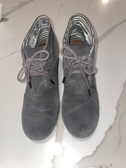TOMS Women’s 8.5 Wedge Booties