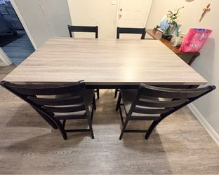 Dining table set