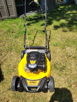 Dewalt self propelled lawn mower