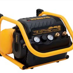 DEWALT 6 gal. 165 PSI Portable Electric Pancake Air Compressor