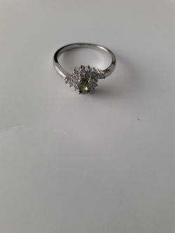 August Birthstone Peridot Cubic Zirconia Sterling Silver ring size 8