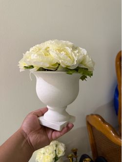 3 Fake pot of roses