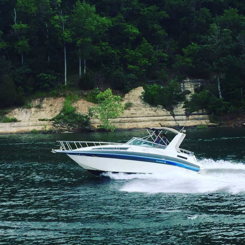 PRICE REDUCED! 89 Celebrity 285 Sport Cruiser