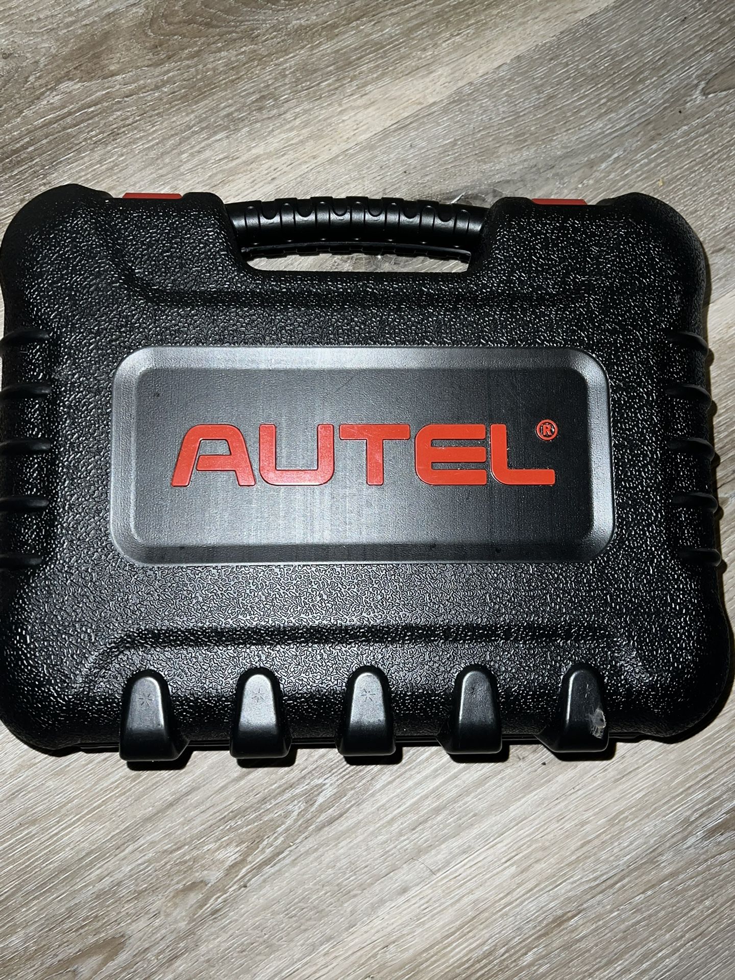 Autel MaxiIM KM100 Universal Key Generator 