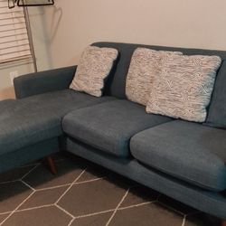 Fabric Top Couch In Very Good Condition