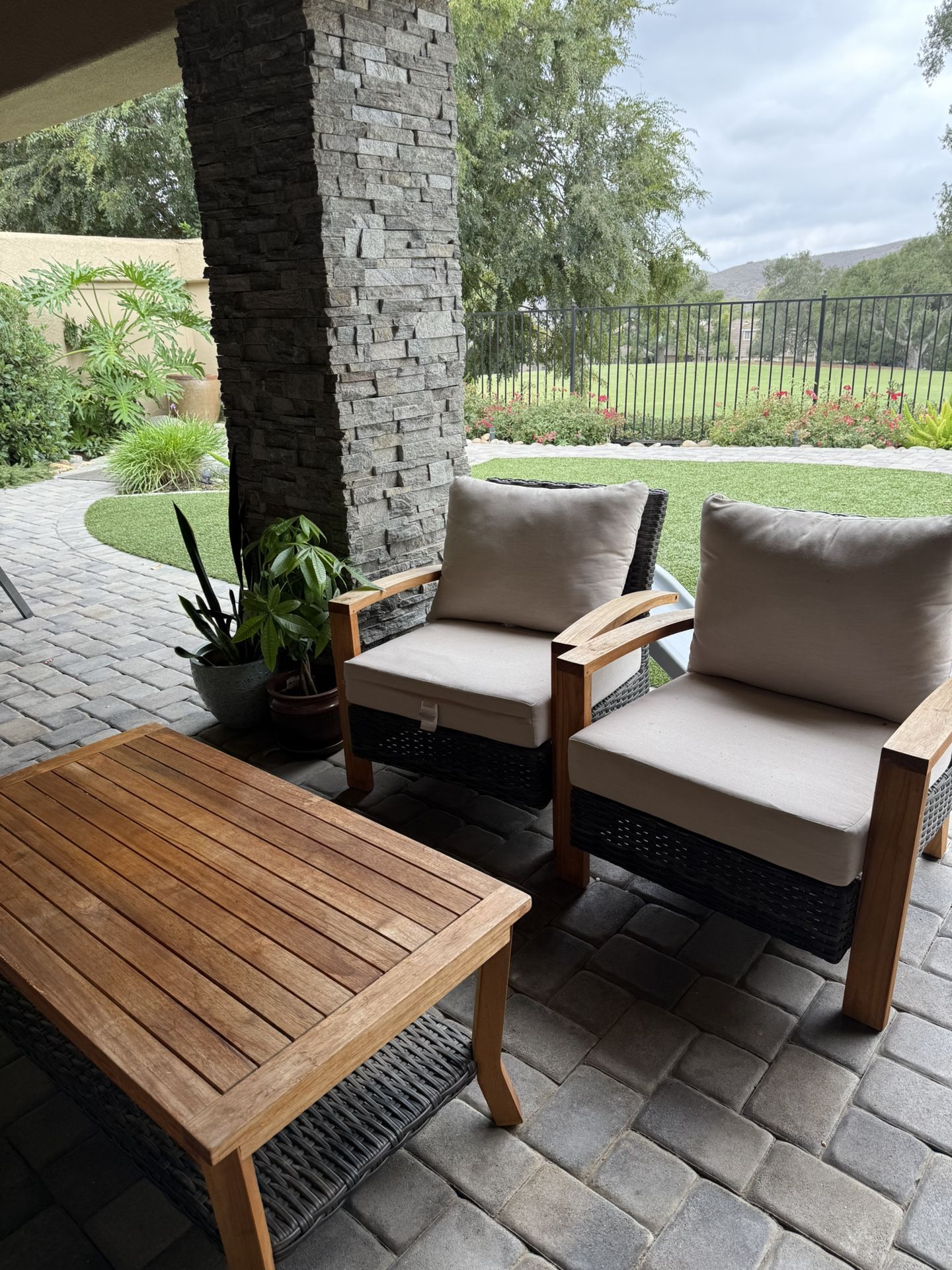 Patio Set: Chairs, Table And Couch