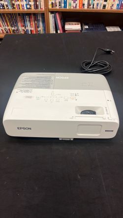 Epson PowerLite 825W WXGA 3LCD Projector – Excellent Condition