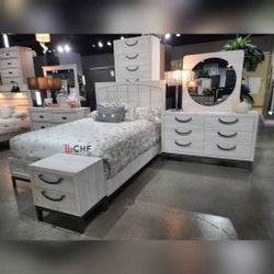 4 Piece Queen  / Eastern King Size Bedroom Set  (Included bed frame ,dresser  ,mirror ,nightstand )