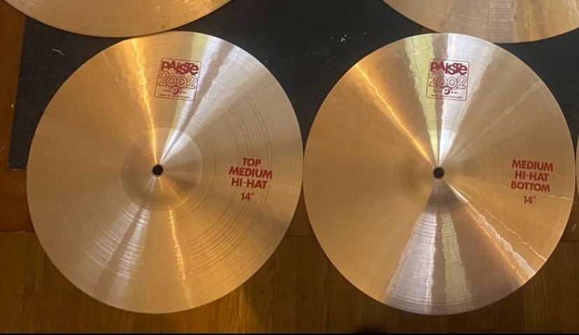 Like New Paiste 2002 14” Medium Hi Hat Cymbals