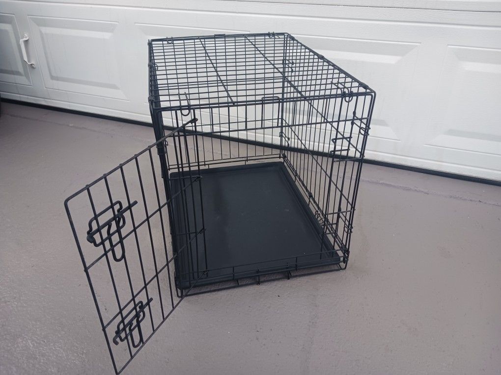 Collapsible Dog Kennel, With Plastic Tray And Bottom, Front Door Opens And Closes And Locks, Collapsible Cage