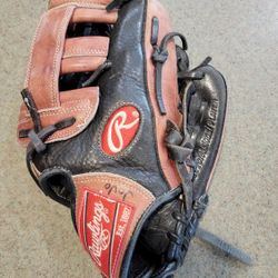 11-in Rawlings Gold Glove Baseball Glove Broken In