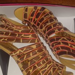 BCBG Giraffe Pattern Ladies High Heels Sz 10 B