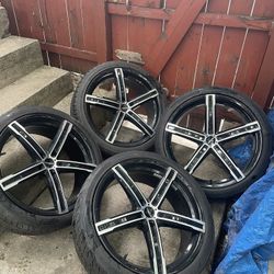 255/35/20 Rims 5 /12  Very Good Shape 