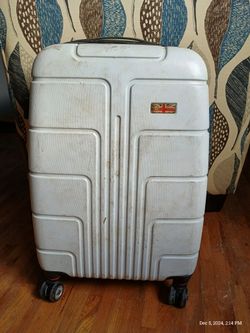 Hard- Shell Rolling Luggage