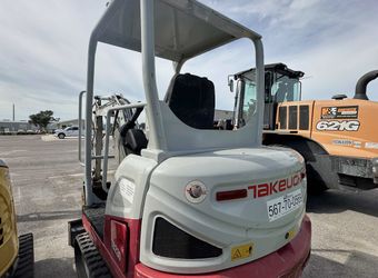 MINI EXCAVATOR 5,000 - 7,000 LB DIESEL ROPS