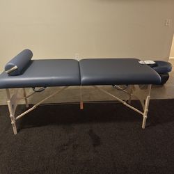 Professional portable massage table