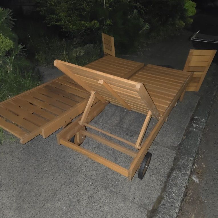 New Cedar Outdoor Furniture Loungers Item Just Reduced 4 Quick Sale