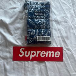 supreme puffer neck pouch