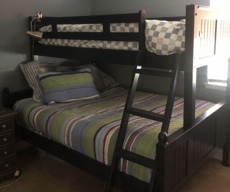 Kids Full/twin bunk bed
