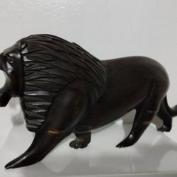 HAND CARVED LION STATUE 17"×7"