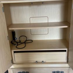 Vintage blond Armoire